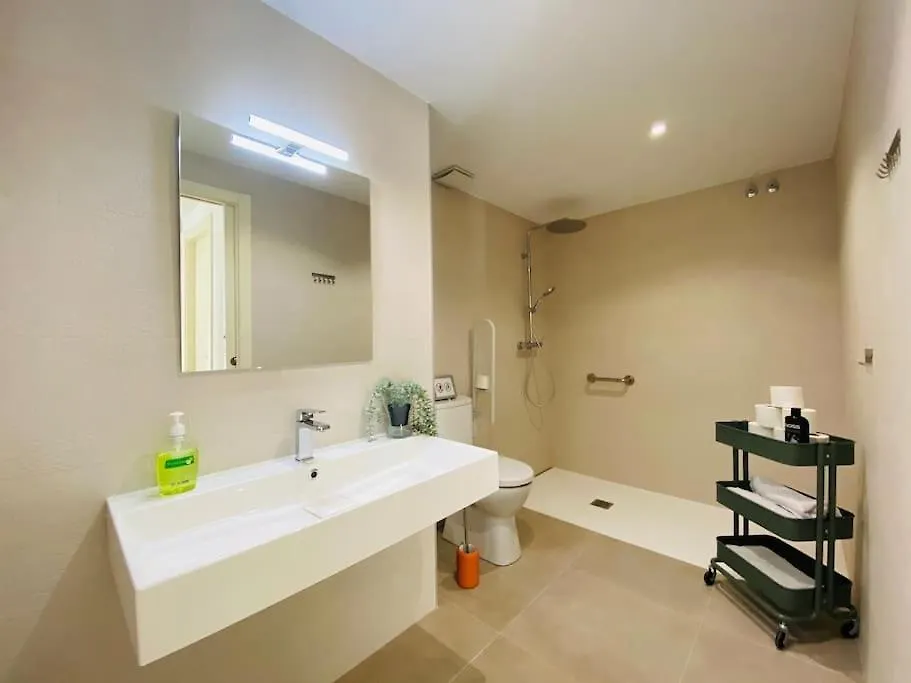 Appartamento Apartamentos Aquarium 100 M2 Next To The Beach Roses Spagna